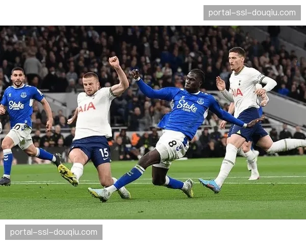 伤病潮影响，狼队客战布伦特福德可能被迫调整定位球防守人选